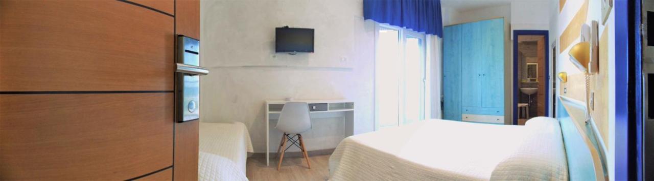 Hotel Diplomatic Riccione Extérieur photo