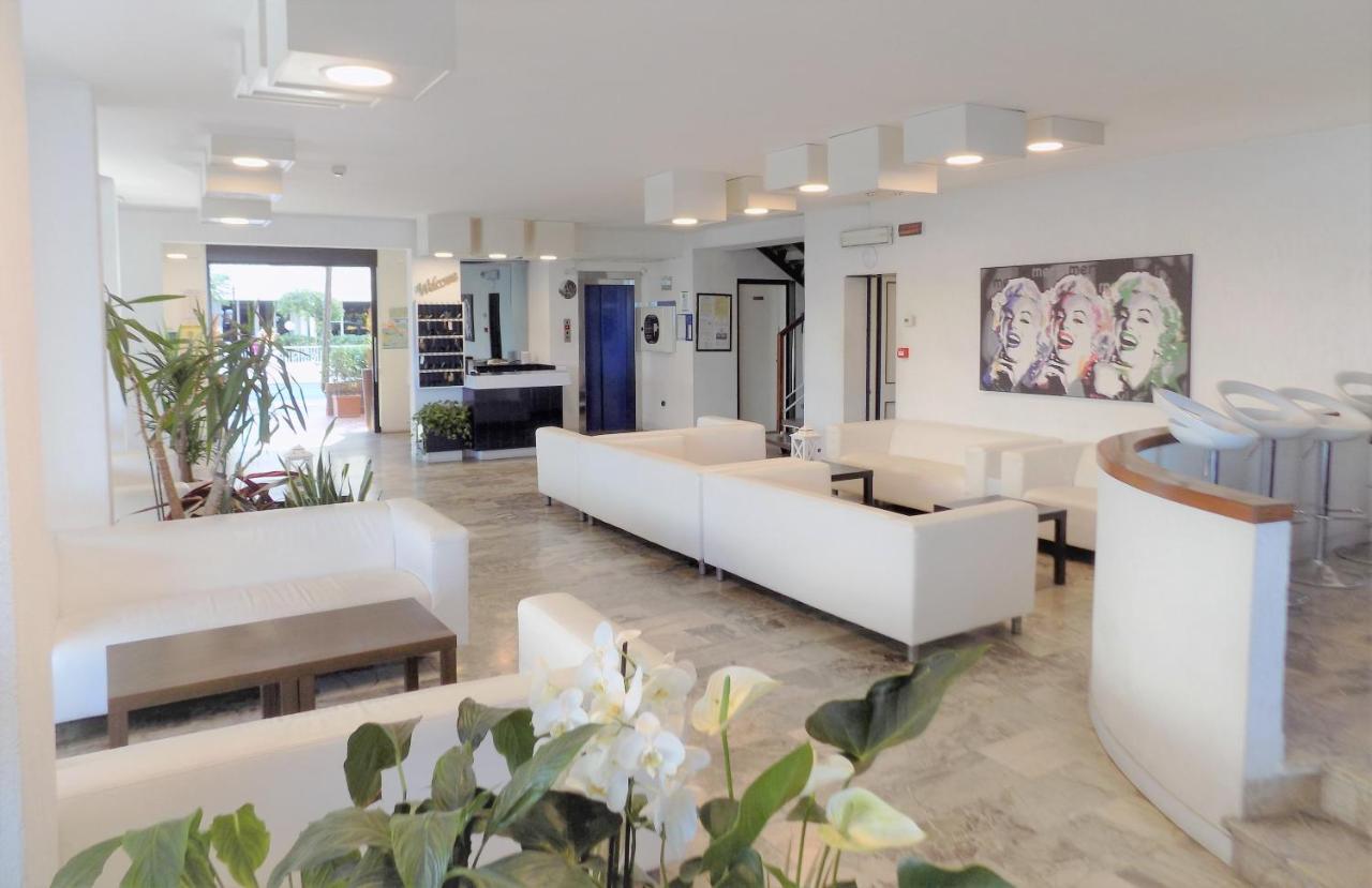 Hotel Diplomatic Riccione Extérieur photo