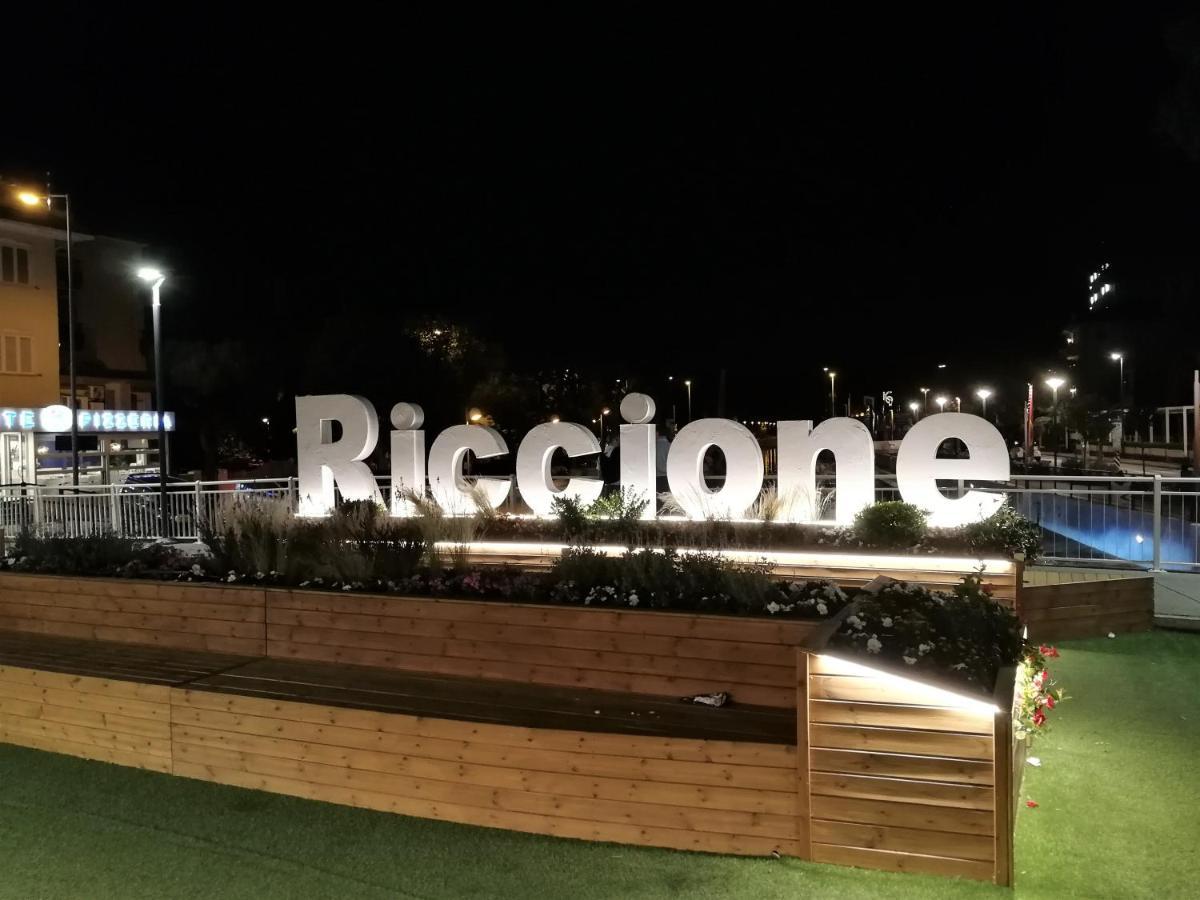Hotel Diplomatic Riccione Extérieur photo