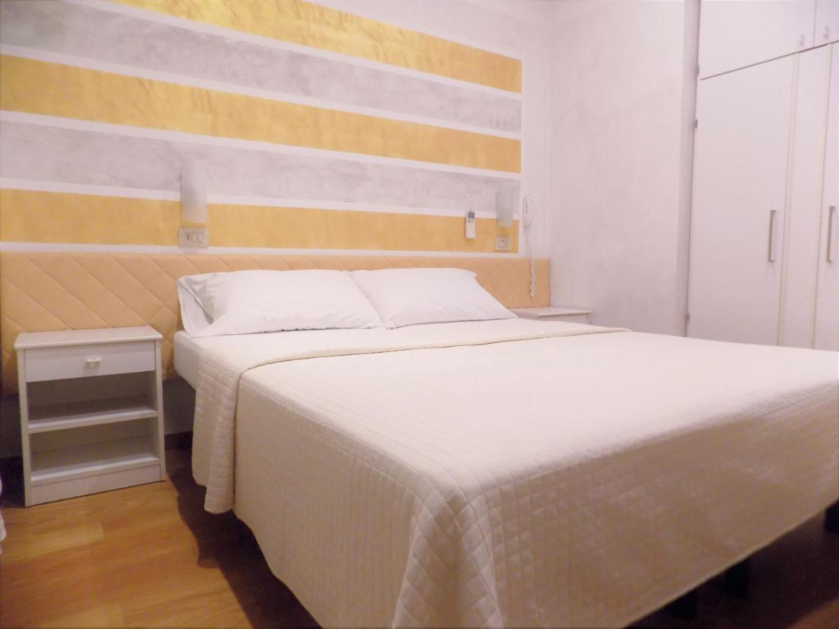 Hotel Diplomatic Riccione Extérieur photo