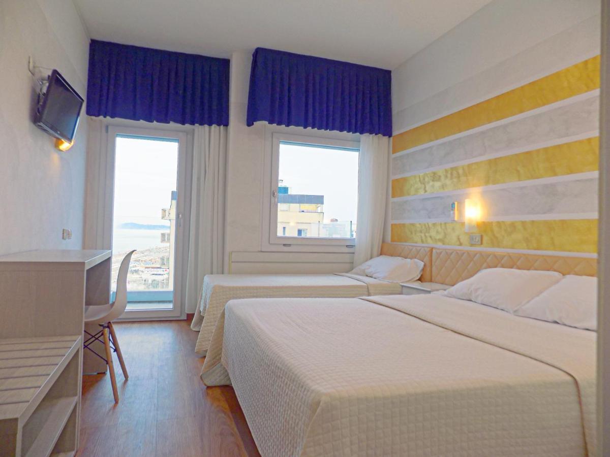 Hotel Diplomatic Riccione Extérieur photo