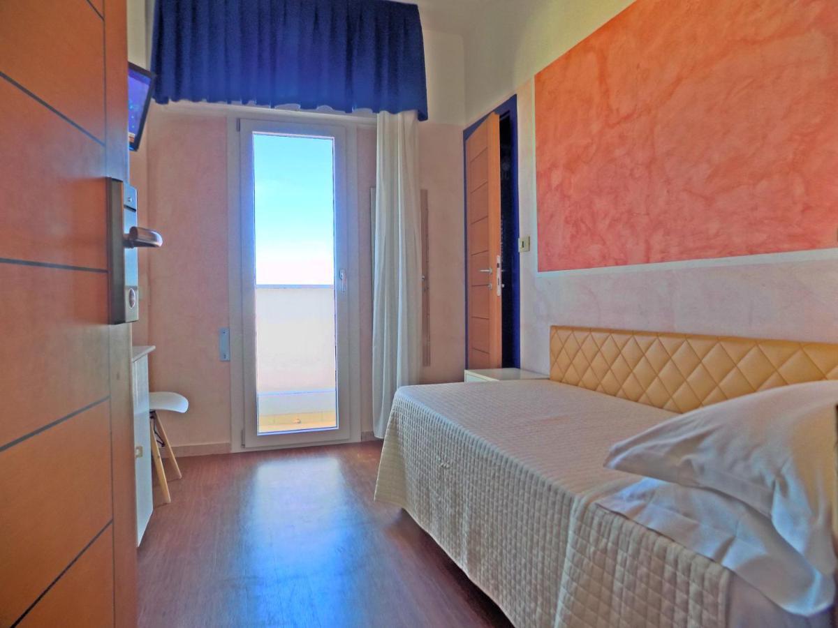 Hotel Diplomatic Riccione Extérieur photo