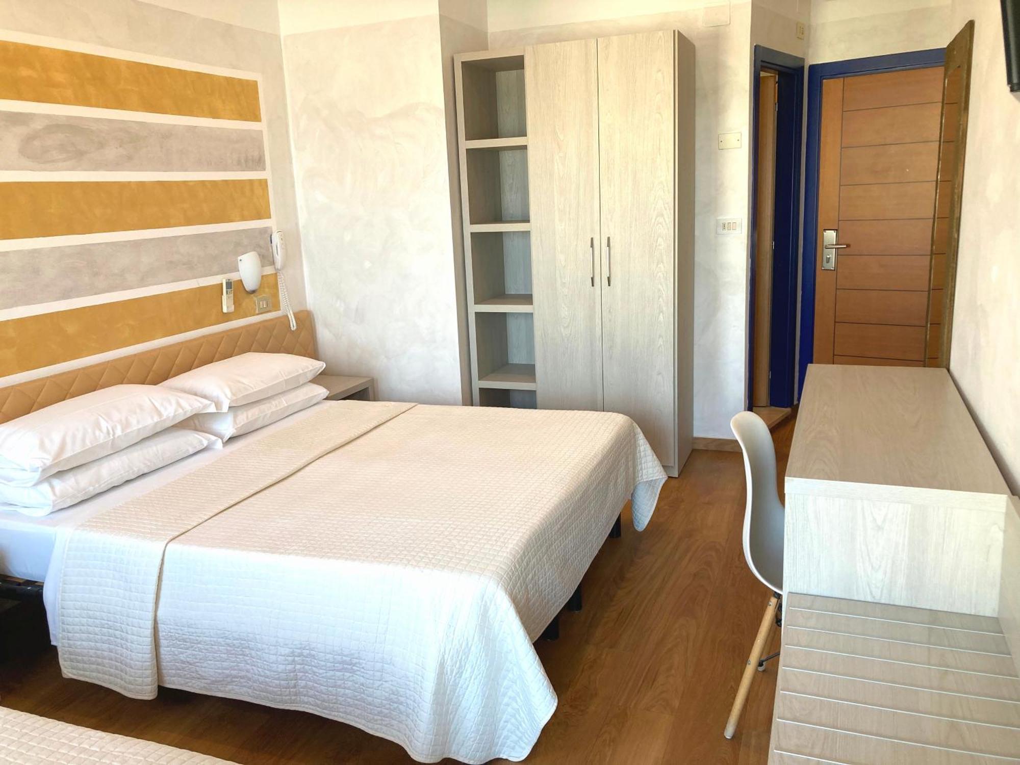 Hotel Diplomatic Riccione Extérieur photo