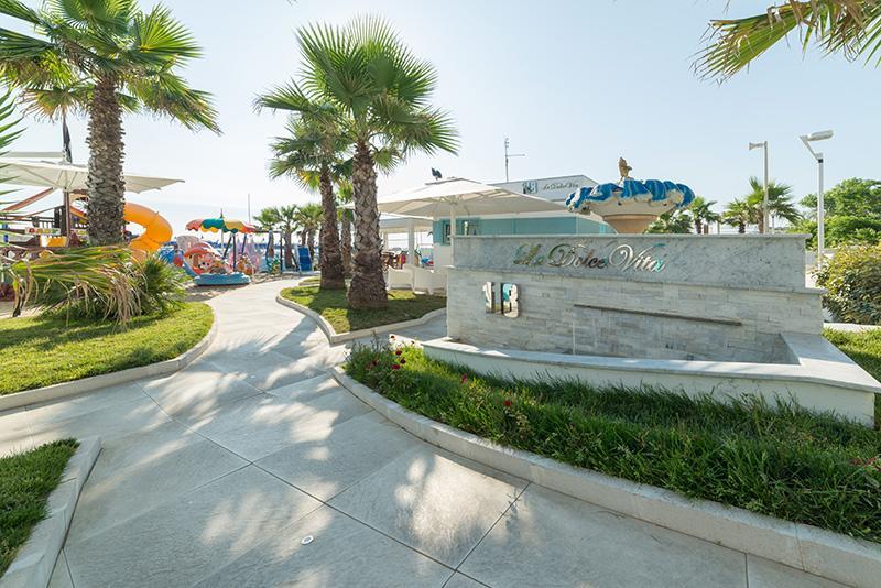 Hotel Diplomatic Riccione Extérieur photo