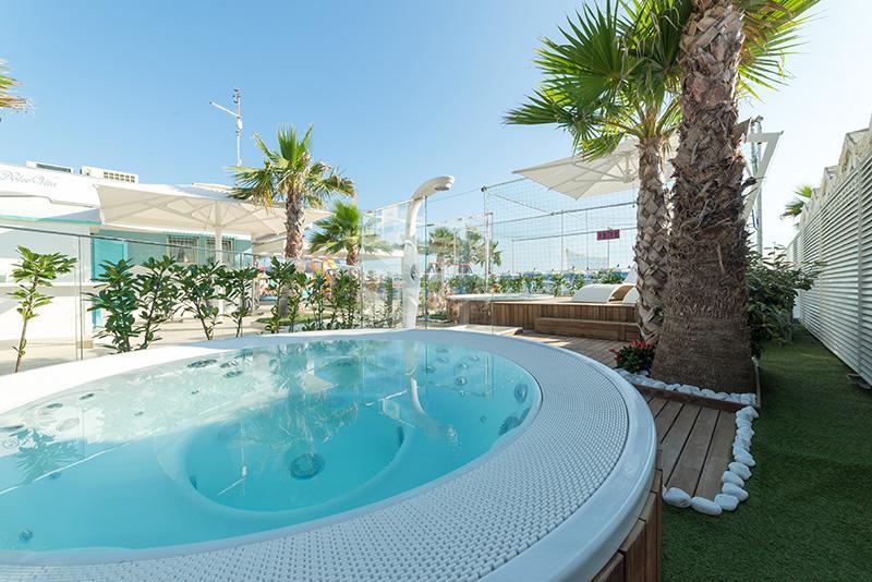 Hotel Diplomatic Riccione Extérieur photo