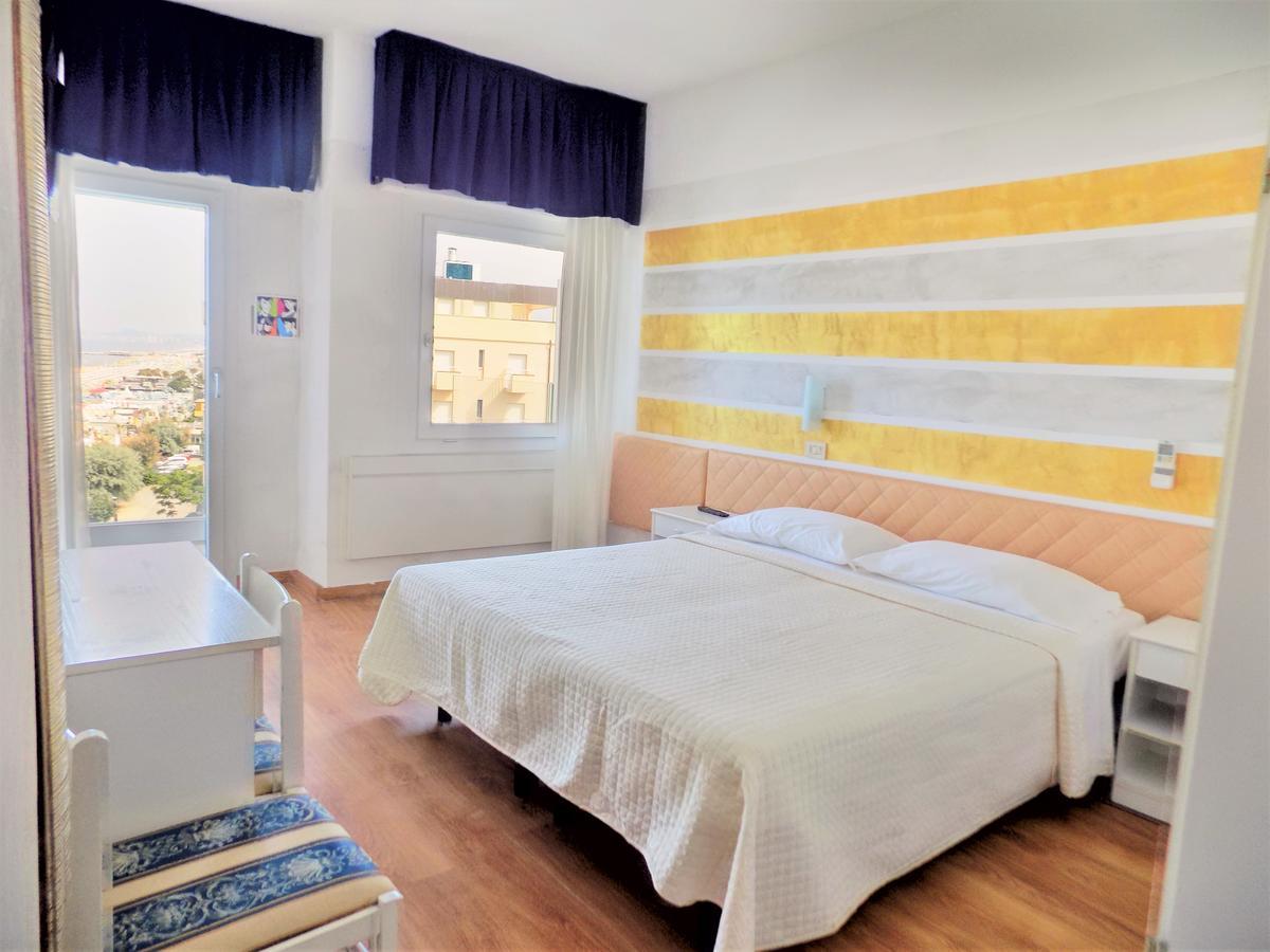 Hotel Diplomatic Riccione Extérieur photo